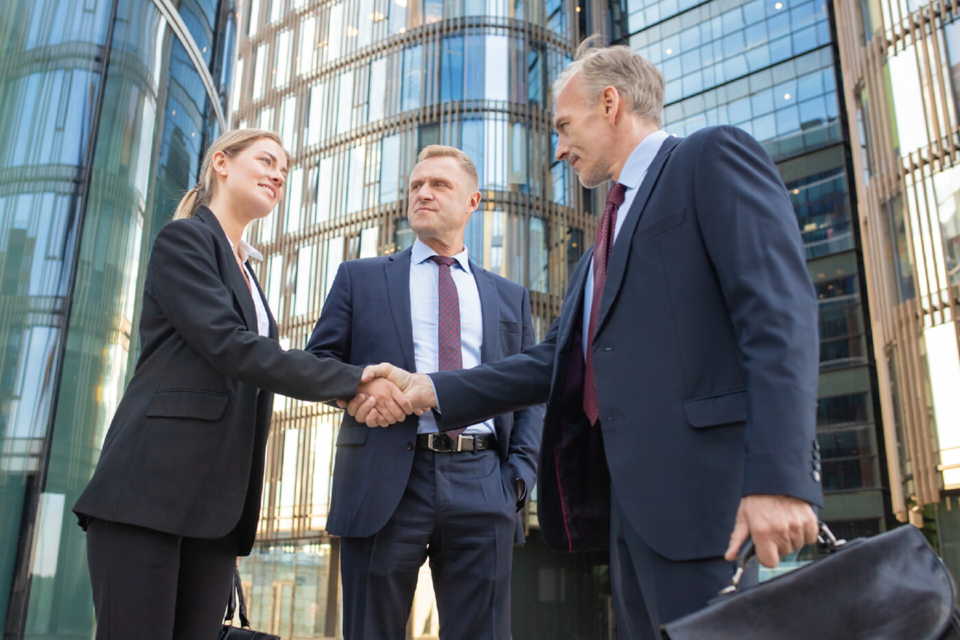 I WANT TO MEET FOR <span>REAL ESTATE PROFESSIONAL</span>