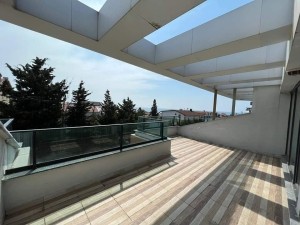 New brand new villa with shared pool within the site, close to the Marmara Sea